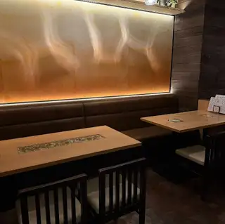 波をイメージしたライトでお洒落な空間♪