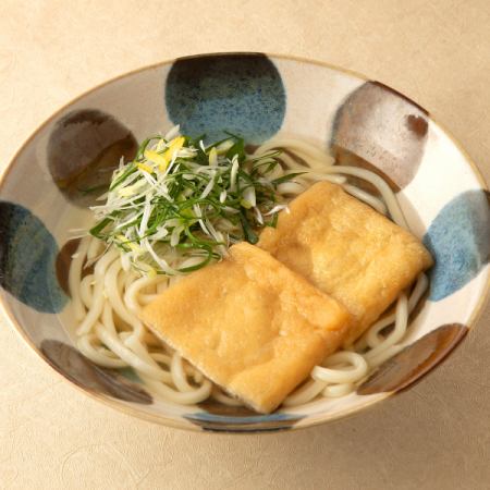 Udon noodles with fried tofu and Kujo leeks