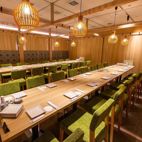 Our restaurant can accommodate up to 60 people! We also have fully private rooms for banquets.It's close to the station, making it easy for everyone to get together, and all the seats are private, so you can enjoy yourself without having to worry about other customers.If you are planning a party or drinking party in Marunouchi, such as a class reunion, business entertainment, after-party, or anniversary, please use Jibun Doki, a private room izakaya!