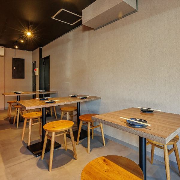 【プライベートなご宴会に】店舗の貸切は12名から20名様までOK！立食であれば22名様まで可能。ご宴会にぴったりの宴会コースも各種ご用意。お料理のみ/飲み放題付きなど、幅広いニーズに対応します。プライベート感を大切にしたいご宴会にぜひご利用ください！