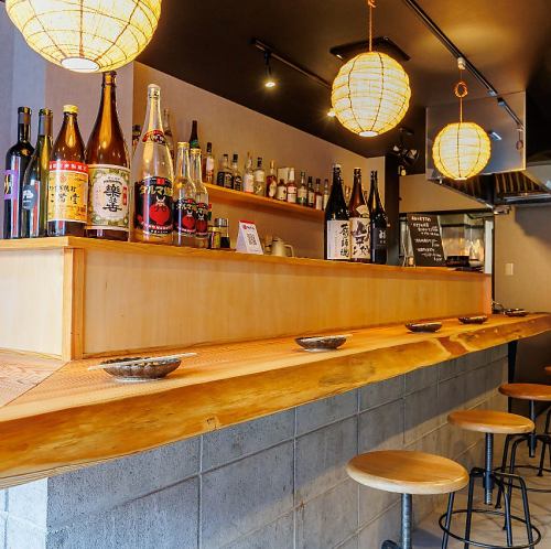 カウンター席あり！お一人様や少人数でも楽しいお店。