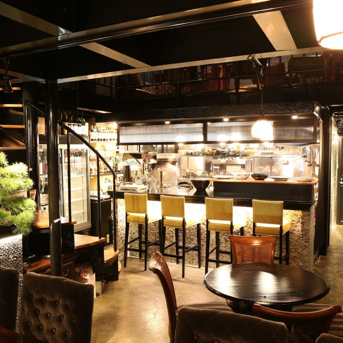 明るくなった店内は和と洋が融合したような洗練された空間