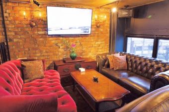 貸切パーティーが得意なお店です！金・土・祝前日は翌2:00迄営業しております。一次会はもちろん、二次会の貸切もOKです！音響設備も整っておりますので、好きな音楽の持ち込みもできる！人数や音響設備については気軽にお問合せ下さい！！プロジェクター、マイク、スモーク演出も可能です♪