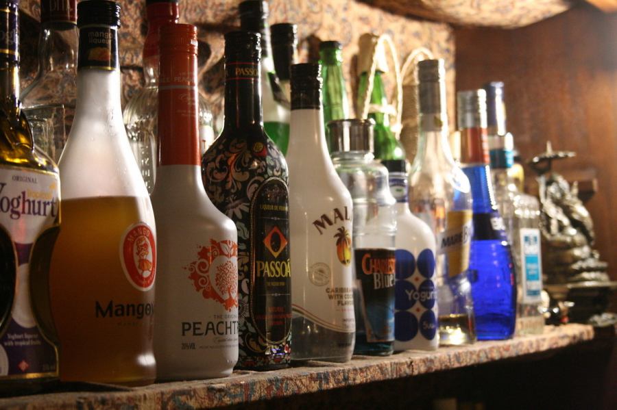 There are a lot of liquors at the counter! You can definitely meet a cup of your choice from over 100 kinds of drinks.