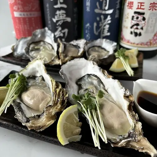 ぷりぷり食感と濃厚な旨味がたまらない！全国各地から厳選した絶品の牡蠣は、お好みの調理法でご提供！