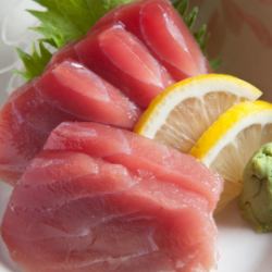 Raw tuna sashimi