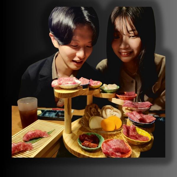 記念日や誕生日、特別なお祝いごとやデートなどはもちろん1人焼肉に最適なカウンター席は、ほんのり灯る照明は暖かく柔らかな雰囲気で、風情のある和の空間。未完をぞんぶんにご堪能いただけるコースもご用意しています。お気軽にご来店ください。