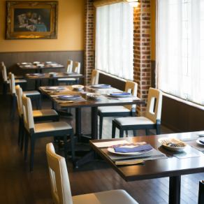 Recommended for family meals or girls' nights out. Enjoy your meal in a comfortable atmosphere.