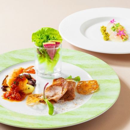 Lunch: Your choice of pasta or pizza + appetizer + dessert + drink + toast set from 2,700 yen (tax included)