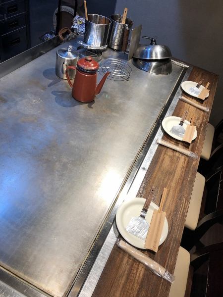There are 11 L-shaped counter seats that can be used by 1 person.You can use it in various scenes from company drinks to banquets ♪ Please also eat with your family ◎