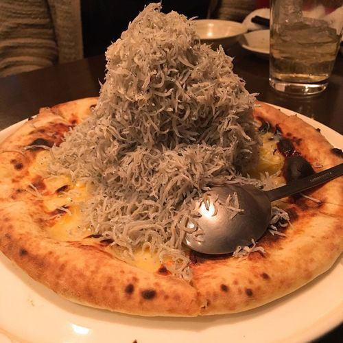 成堆的Shirasu PIZZA