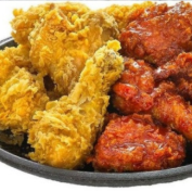 ハーフ＆ハーフチキン（クリスピー＆ヤンニョム）