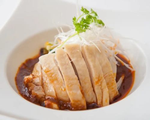 【おすすめ】★よだれ鶏(蒸し鶏の辛味ソースがけ)