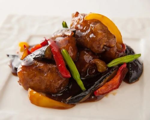 【おすすめ】大和ポークの黒酢のミルフィーユ酢豚