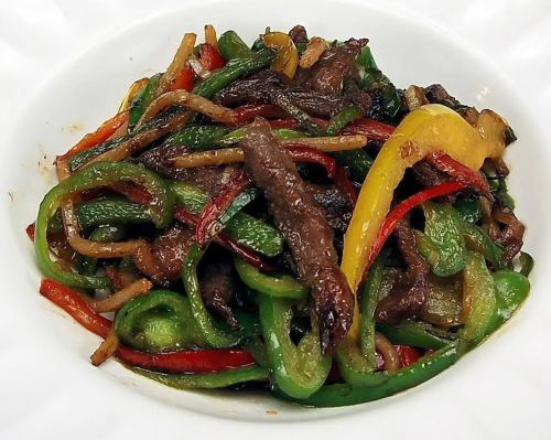 牛肉と三色ピーマンの細切り炒め