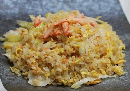 カニ肉とレタスのチャーハン