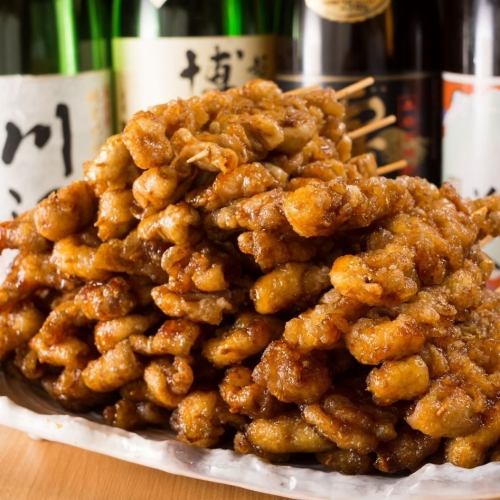 パリッパリの鶏皮串やチキン南蛮、軟骨唐揚げなど揚げ物も豊富！歓迎会、送別会のデザートプレートも◎