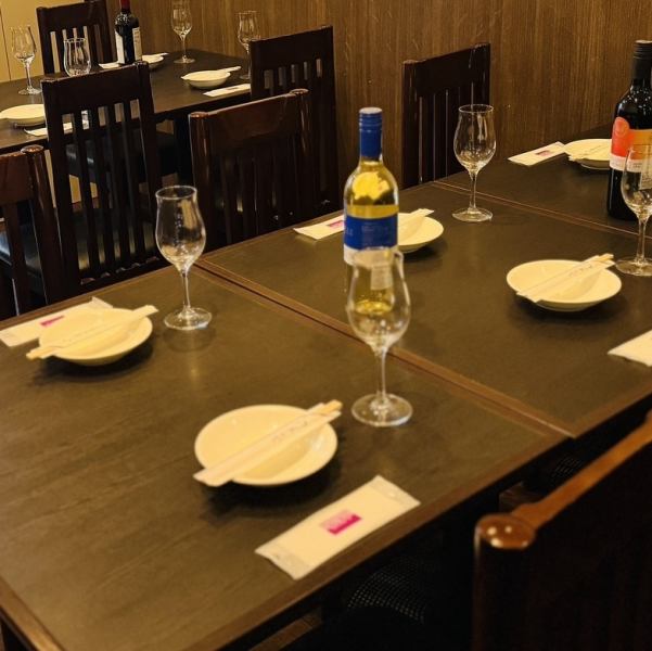 お一人~お二人でご利用されるお客様が多いですが、中には大人数で貸切でご利用されるお客様も。ナンやカレーなど定番インド料理だけではなく、居酒屋メニューも充実しているのが当店の特徴。シーンを問わず、お気軽に当店をご利用下さい♪