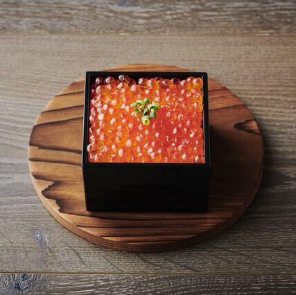 闪亮鲑鱼子饭