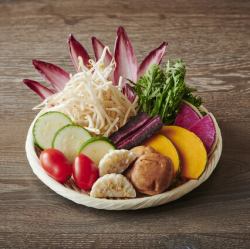 Seasonal vegetable platter (2 servings)