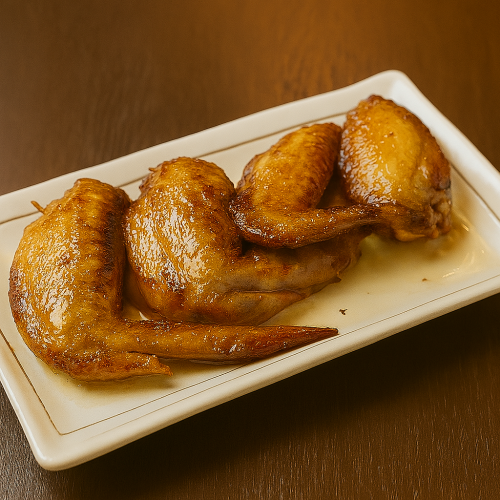 手羽先やフライドポテト、唐揚げなどの揚げ物もございます!