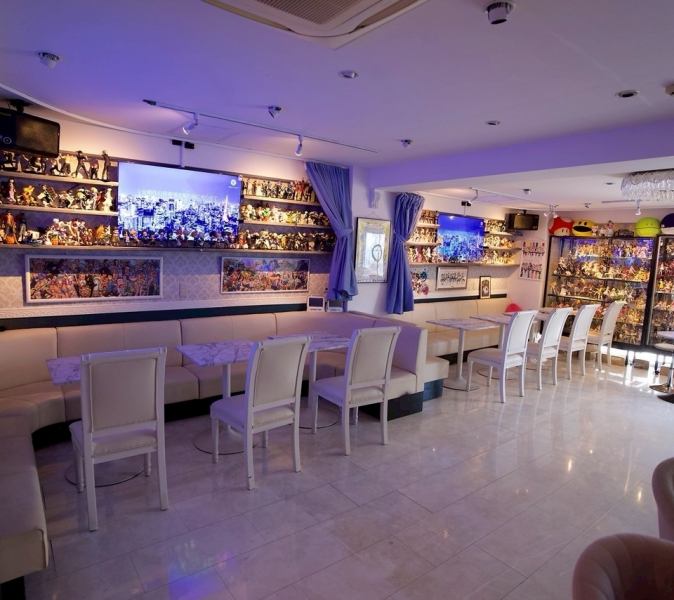 【天神駅徒歩4分◎】仲間との飲み会、女子会、誕生日会、二次会などカクテルやシャンパン1杯~食べ飲み放題まで豊富に取りそろえたカラオケ、ダーツ、ゲームが遊び放題のダイニングバー『CrossOver』でお待ちしております!天神駅での二次会はCrossOverで決まり!