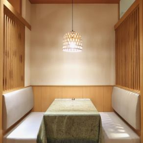 [内部照片] 我们还设有舒适宽敞的沙发包厢座位。