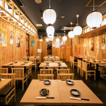 We have table seats that are perfect for dates or after work. We also have seats that can be used for a wide range of occasions, such as business dinners and girls' nights. Please enjoy an elegant time with our original dishes that we are proud of.