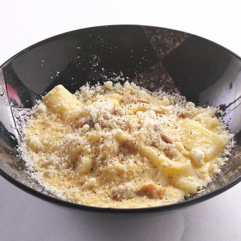 自制培根和浓郁奶酪的Carbonara~有嚼劲的宽面条~
