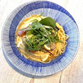 Garlic lemon pasta with raw sausage and baby leaves with herbs Yuruonya set 1850 yen → 1750 yen