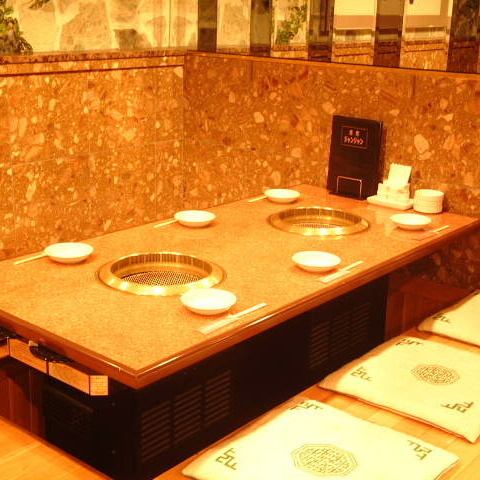 6人様迄可能な堀ごたつ席もあります。最大宴会は40人まで。お肉の味は自信有り！知人を連れて行きたくなるはず