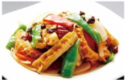 牛ハチノスの老干媽ソース炒め