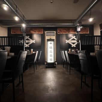 20名様迄のテーブル席。天文館の焼鳥は焼鳥鶏雅!【鹿児島 天文館 食べ放題 飲み放題 焼肉 焼鳥 ラーメン 辛麺 釜揚げうどん 天文館はワールドグループへ♪】