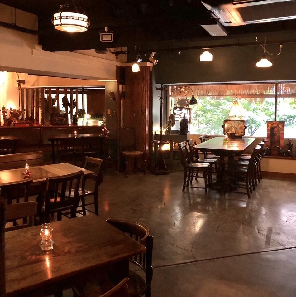 Enjoy beers from around the world in a special space behind a hidden door♪ Private reservations welcome◎