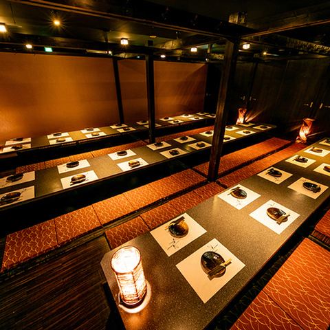 大人数のご宴会も当店にお任せください！ゆったりと座れる掘りごたつ席も有り！最大100名様までご案内可能な広々とした店内は、学生さんも会社宴会にも最適です！大人数でお店を貸切ってのご予約も承ってます！