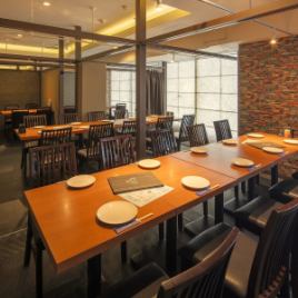 Private room table seating