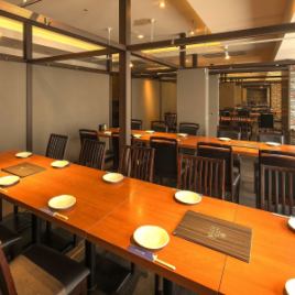 Private room table seating
