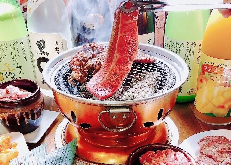 名店ひしめく激戦区で、確かな味と地位を誇るホルモン焼肉屋