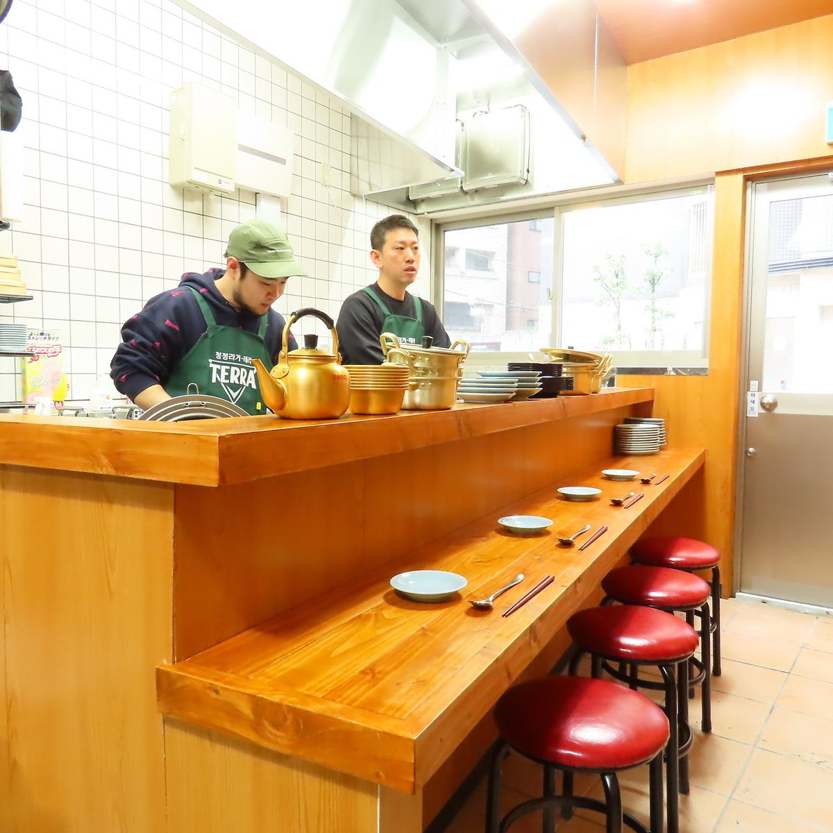 おしゃれな雰囲気の店内でお食事をお楽しみいただけます