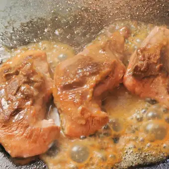 まぐろほほ肉焼き/ホルモン/とりバター(しお・タレ)
