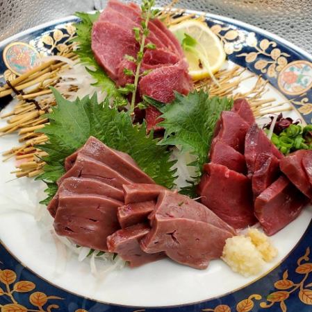 馬刺し盛り合わせ