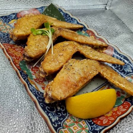 手羽先唐揚げ2本【秘伝のタレ/黒胡椒】