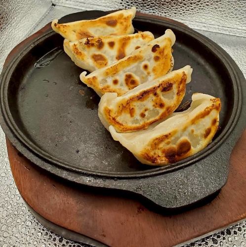 鉄板焼きギョウザ(5個)