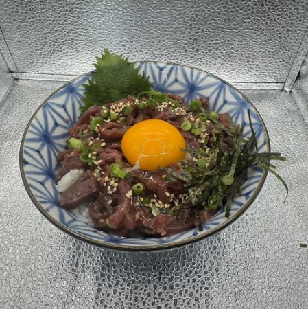 馬肉のユッケ丼