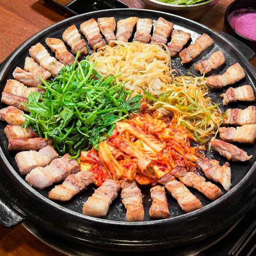 한국 대인기의 【미나리 생 삼겹살】