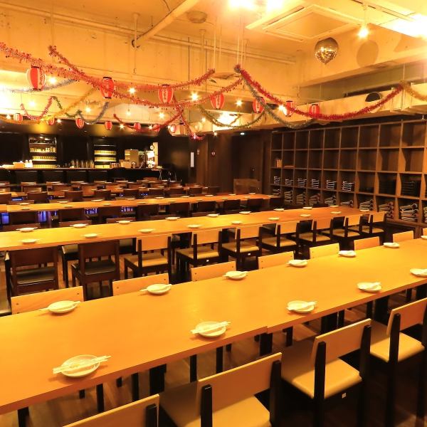 大きな宴会などのご予約は上の階で承っております。120名様まで可能なお部屋になっておりますので、どんな宴会でも大丈夫です♪