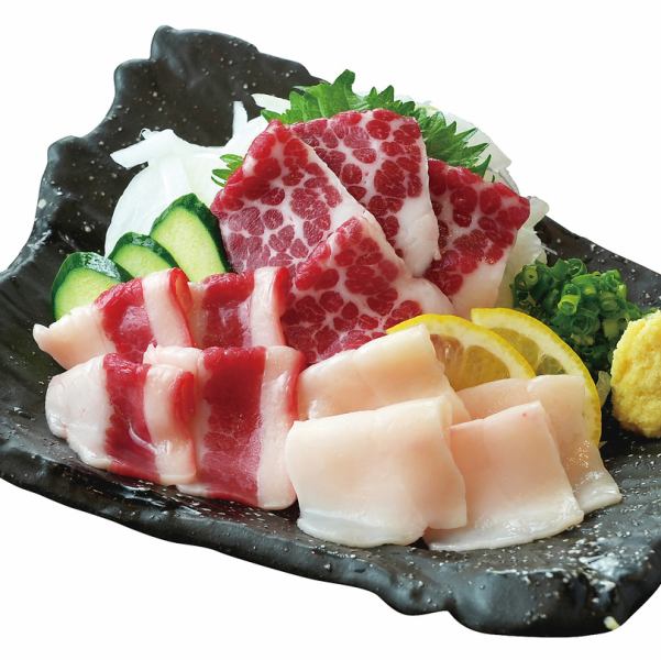 【郷土料理も！】馬刺しやからし蓮根などの郷土料理も多数取り揃えております。