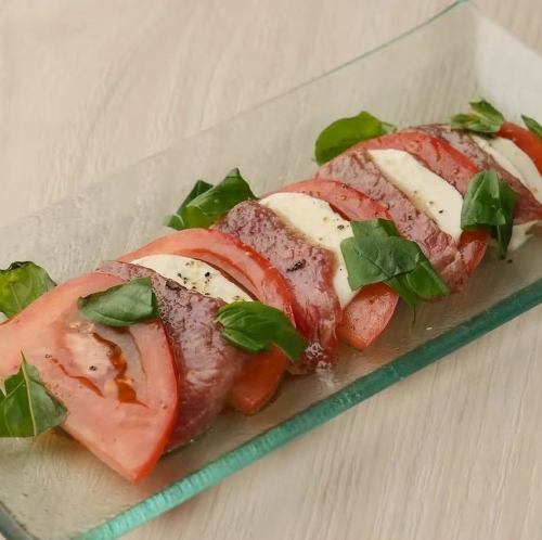 極上赤身とモッツァレラのカプレーゼ