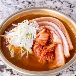 豚肉キムチチゲ
