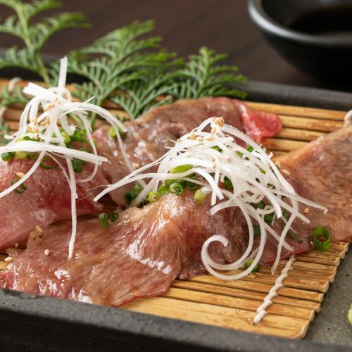 오미 쇠고기 볶은 찻잔 초밥 / 오미 쇠고기 절임 볶음 스시 스시